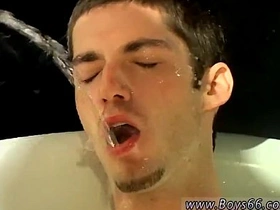 亚裔胖同志被颜射 兄弟会尿尿派对:凯勒布·斯科特! soft porn korean gay