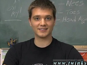 亚洲嫩男免费电话性爱号码 Jordan Dallas正坐着 malaysia gay porn telegram