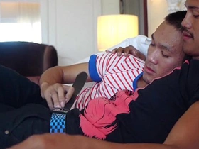 亚洲嫩男Daniel与Guy无套肛交 chinese gay blowjob porn