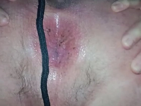 透到腰的丝袜张开 要不要舔我的逼？操我的穴？把精液射在我张开的洞口？那会很爽 我可以用手指或你的龟头尝尝 美味！ hot gay black porn