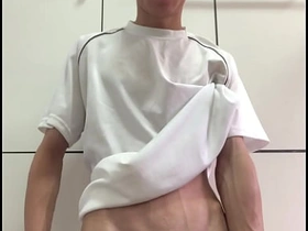 大屌哥炫耀勃起巨根 gay chinese porn