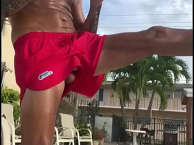 鸡巴意外从短裤里弹出 situs gay porn asia