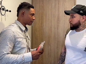 黑人邻居用大鸡巴操我屁眼 myanmar gay porn movies