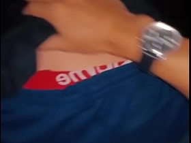 在玫瑰与玫瑰之间喝了几杯后，邻居最终操了我 indonesia gay porn muscle