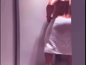 在淋浴间撞见醉酒好友帮他发泄郁闷 japan hunk gay porn