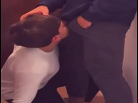 送披萨的小哥毫不留情地干我 hot guys fuck gay porn