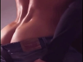 看我上司在酒吧喝几杯后回家前怎么操我——他老婆还在家 gay porn indonesia massage