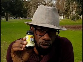 苗条亚女吞下黑人巨根 gay hot porn video