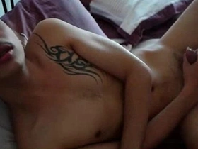 泰国基佬凯撸他的亚洲鸡巴 hot gay porn anime