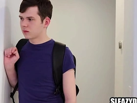 继父趁继母不在家和继子搞基 hot gay new porn