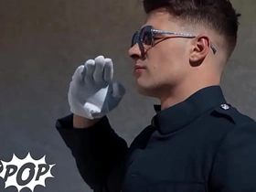 嫩菊爆浆 - Vexillum warn Waters被后入到射，然后跪着接Malik Delgaty的精液 indian hot hunk gay porn