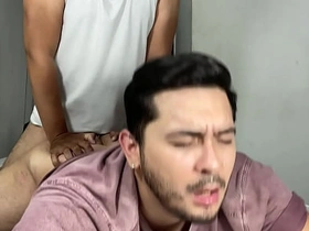 趁他老婆睡着...继父在房间里把我当婊子干 - 同志乱伦 无套内射肛交 naoki japan gay porn