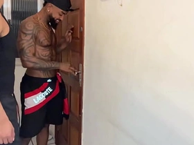 老家伙尝了黑鬼大屌后还要更多 korean gay porn sex