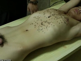 健美亚洲男孩被滴热蜡 hot gay porn 2021