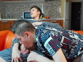 18岁嫩男黏稠精液喷射快感 malaysia gay indian chub bottom porn