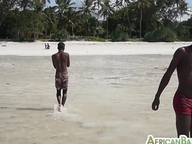 赤裸黑肤嫩弟淋浴后填素人 hot teen gay porn