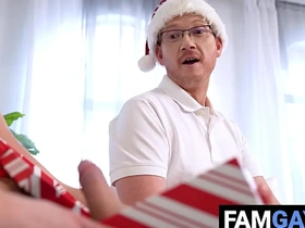 给继父Brody Kayman的肉棒礼物 Kyle Michaels chinese spa gay porn