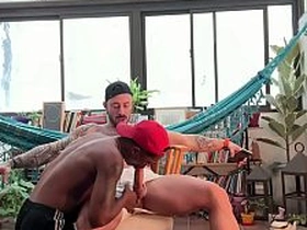 大屌老外猛干黑鬼巨根 hot gay desi porn