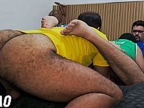 刚踢完球就带着球鞋直接开干！完整版请移步我的XVIDEOS RED hot gay porn big dick