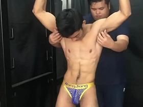 亚裔怕痒男孩 twitter singapore gay porn