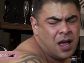 超性感猛男瑞奇遇到暗恋对象，现在该干点刺激的了 porn korean gay cute