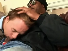 黑肌猛男撕開白嫩男孩肛門狂操 chinese bondage gay porn