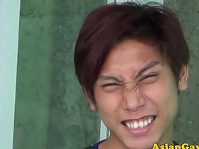 喝尿的亚洲小鲜肉舔肛吸屌 indonesian gay muscle porn