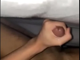 亚裔小骚货揉搓发情的鸡巴 beefy korean gay porn