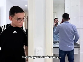 小骚货来帮忙 black gay porn hot