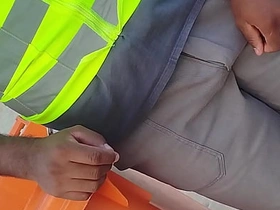 把饥渴工人带回家 japan gym gay porn