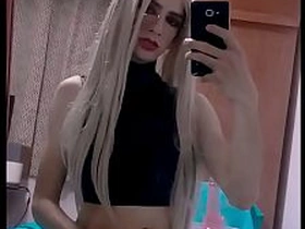 金发骚货用假阳具猛插自己的紧逼 indonesian gay porn massage