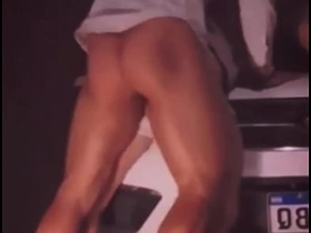 在邻居家门外野战巡航 japan oldman gay porn