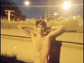 天桥上暴露 singapore porn gay