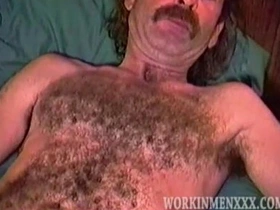 熟男拜伦打飞机 hot porn gay