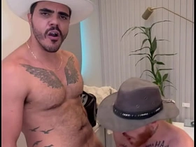 Carmona和Marcelo在激烈互搞中干翻农场男孩 gay porn japan bondage