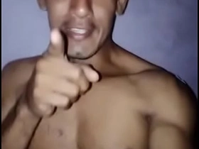 帅哥们都好吗 人家给你们亲亲哦 arab hot gay porn