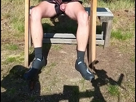 我是个发情的骑行者。当众撸管射精。 gay porn hot men