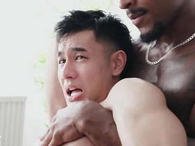两根黑人大屌狂操嫩滑小受 thailand hot gay porn
