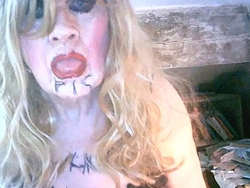 脏烟枪母狗莎拉喝尿自辱 边打飞机边用巨屌假阳具捅屎眼贱穴 hot gay wrestling porn