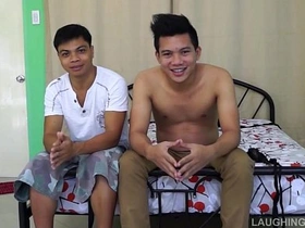 亚洲男孩Rolly被挠痒并射一脸 china gay boys porn