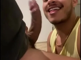 在酒店房间里和已婚男人 chinese gay rough porn