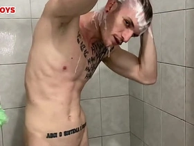 卡莫纳洗澡时被偷拍私密时刻-完整版见sheer.com/unsboys gay porn japan gym