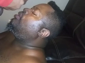 给我鸡巴嗦得真爽 daddy gay hot porn