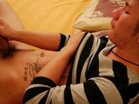 亚洲基佬在床上撸鸡巴 hot malay gay porn