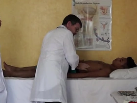 亚裔病患被三明治肛舔同时遭医生轮番中出 malay chinese gay porn