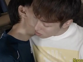 亚洲嫩基骑鸡巴射精 hot hd indian gay porn