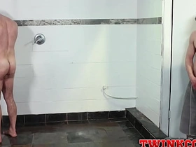 我无套插他 他在我嘴里射精 gay korean hot porn