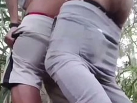 在隐秘公园小径上被爆菊 gay indonesia porn