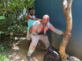 工地黑哥溜出来让停车场管理员爆菊 gay porn videos thailand