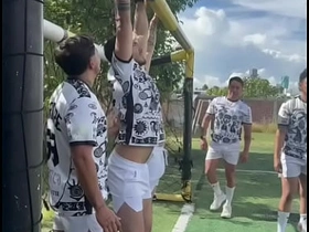 足球队借着酒劲和汗水开始互相操屁眼 thailand daddy gay porn